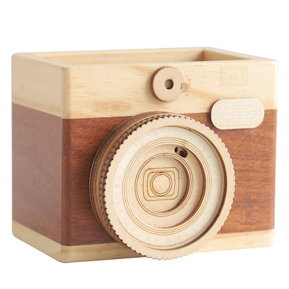 Wooden Camera Pen Holder – Creative Desk Organizer for Stationery & Office Decor